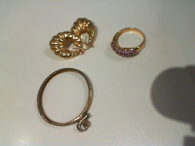 10k - 8 grams - 1 pair of earr - Kelly Wade Jewelers