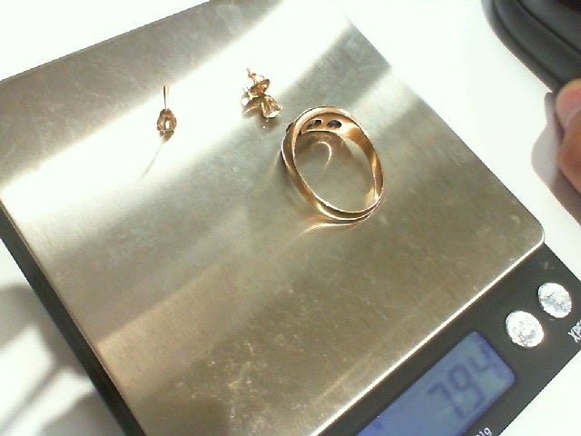 14k - 7.94GRAMS - 1 RING 2 EAR - Kelly Wade Jewelers