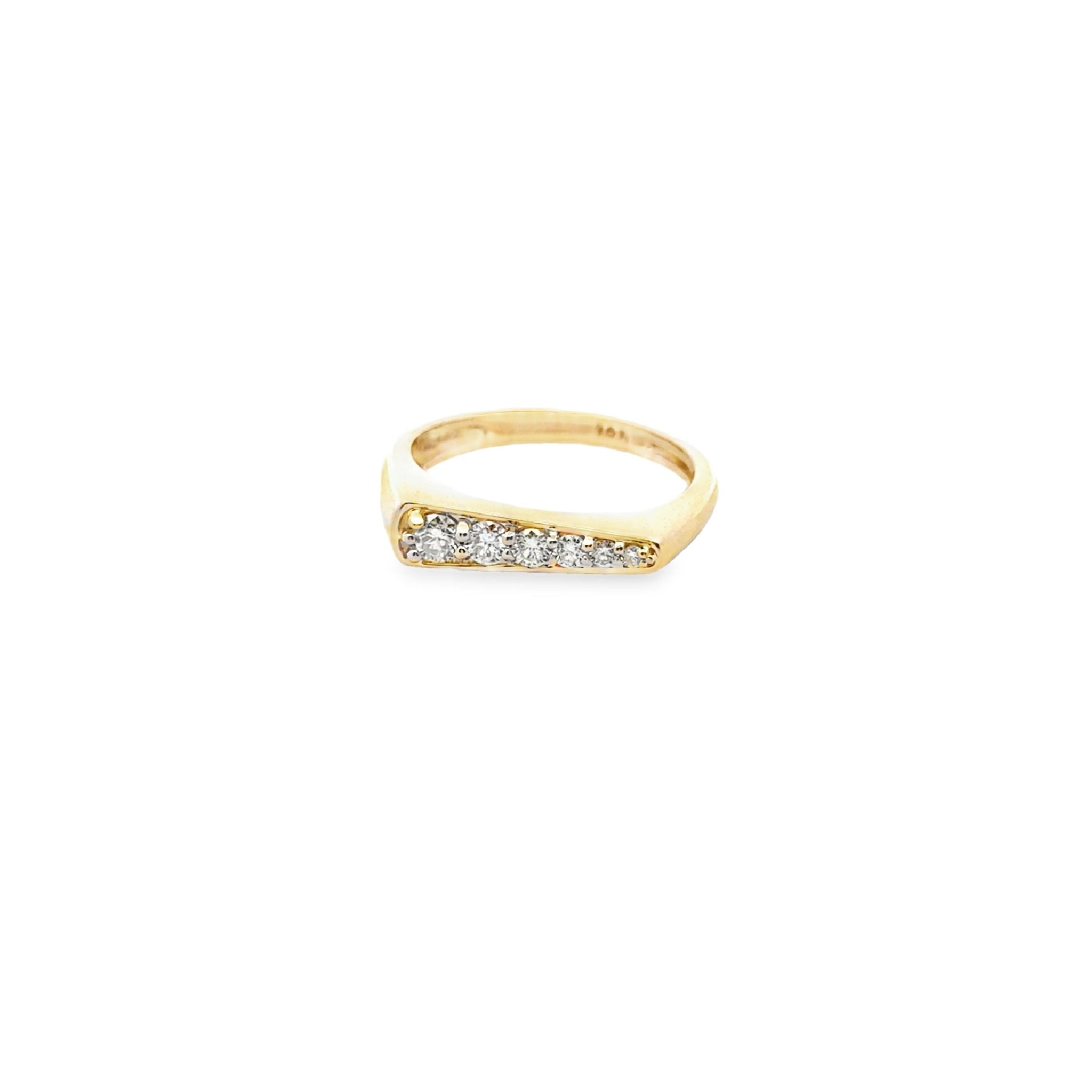 14k yellow gold graduated diam - Kelly Wade Jewelers