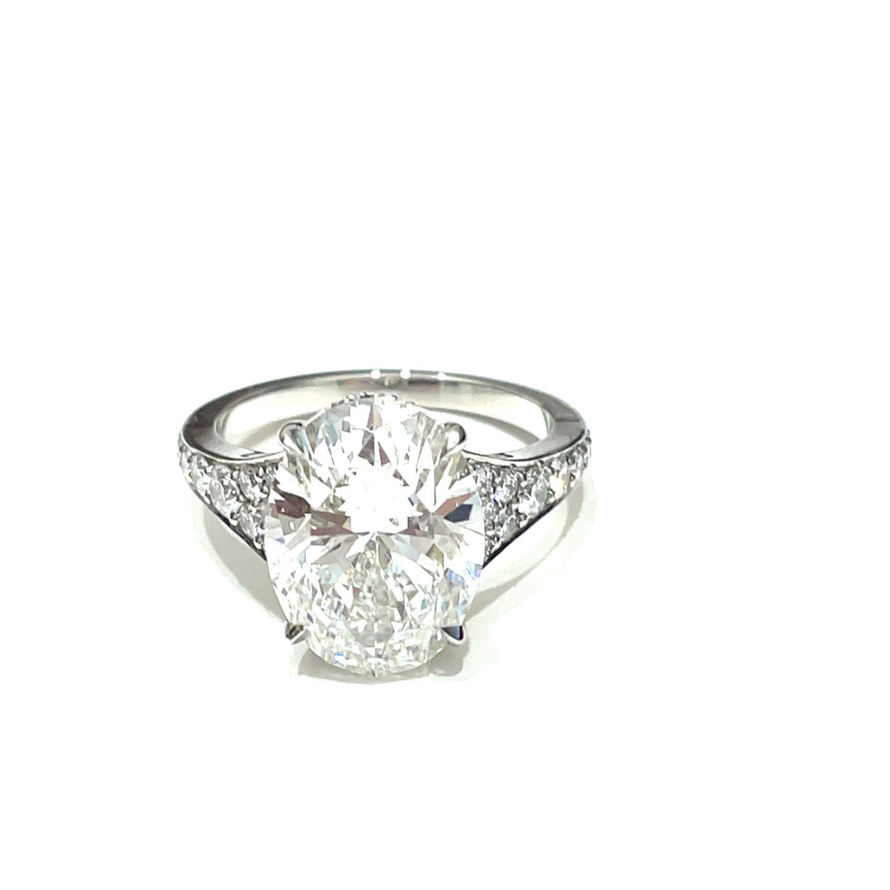Platinum oval diamond 5.01ctw