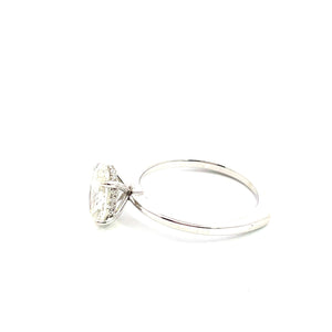 Oval cut diamond ring