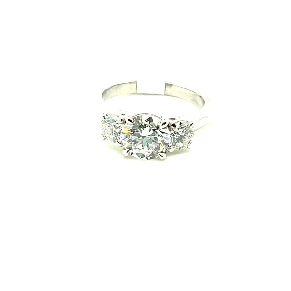 
                
                    Load image into Gallery viewer, Platinum round brilliant diamo - Kelly Wade Jewelers Store
                
            